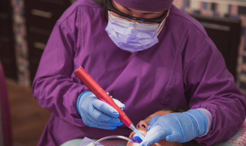 Toothache Troubles: 7 Signs It’s Time for an Emergency Dentist ASAP