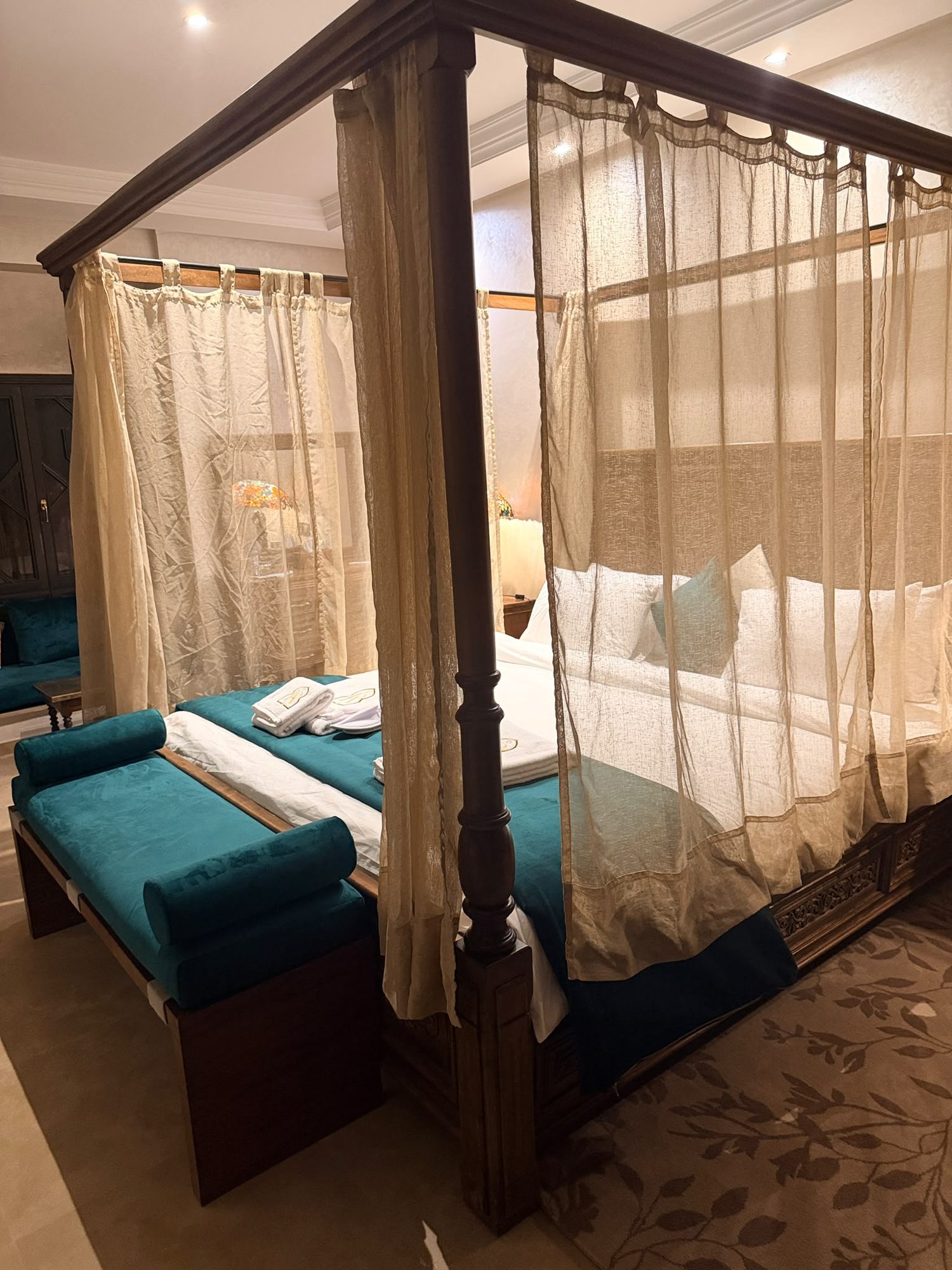 Suite Assi avec lit à baldaquin