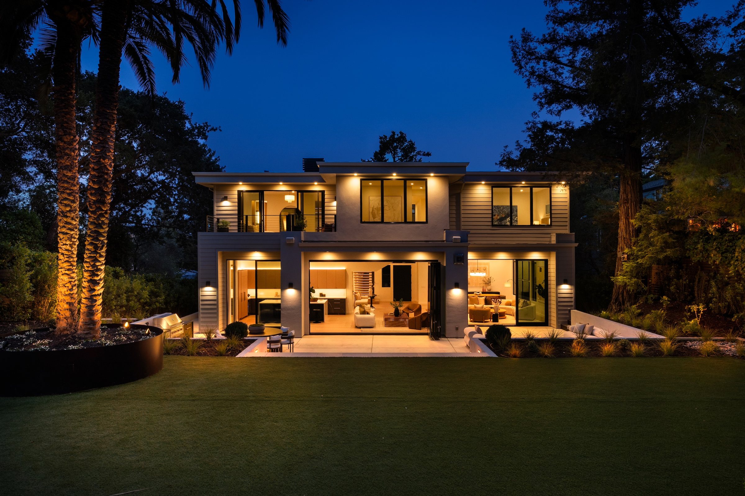 The same home at twilight, from the same spot, San Francisco Bay Area. Twilight real estate photography by Lumiful Media