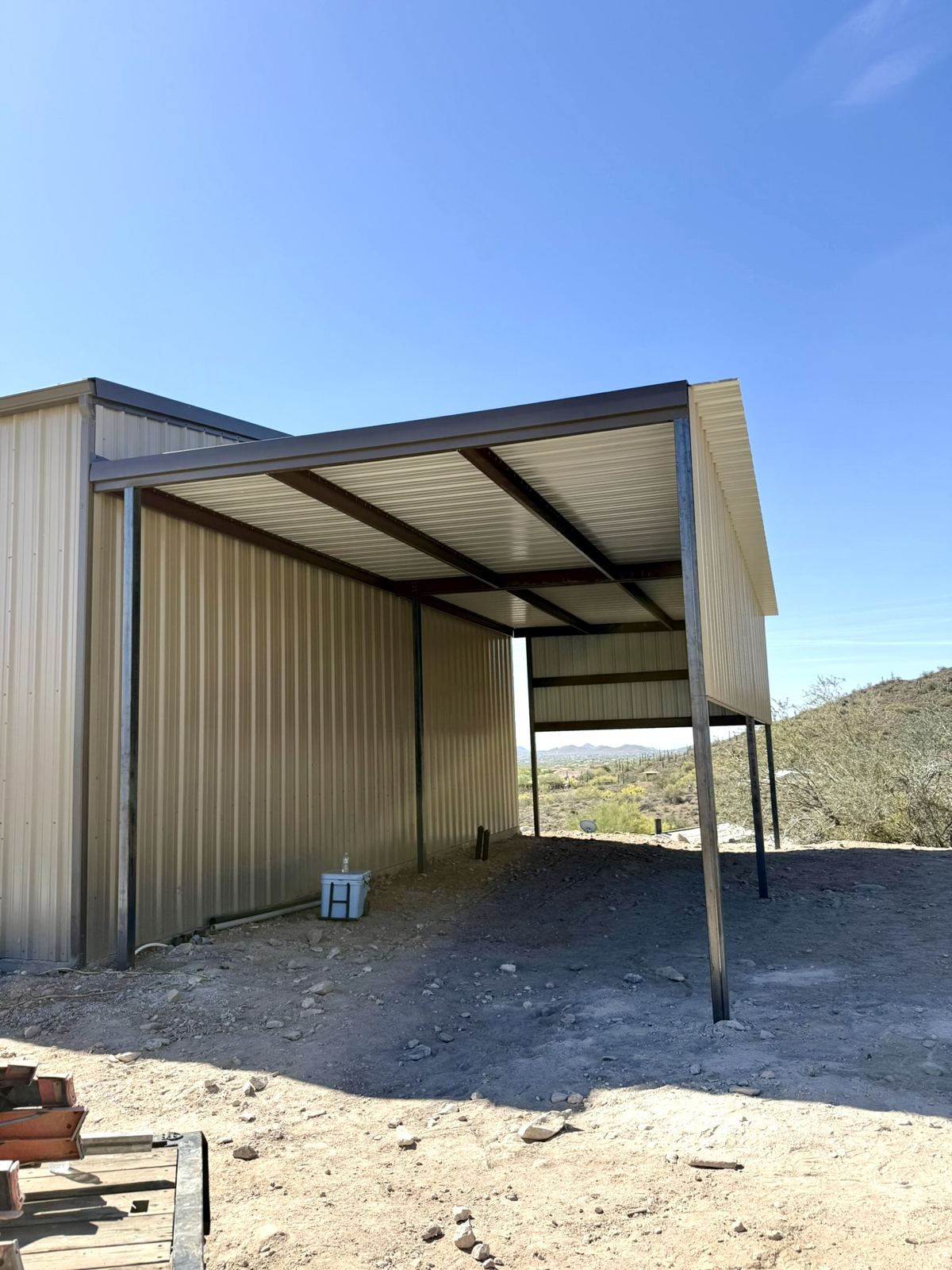 Metal building with steel lean-to by Stein Steel