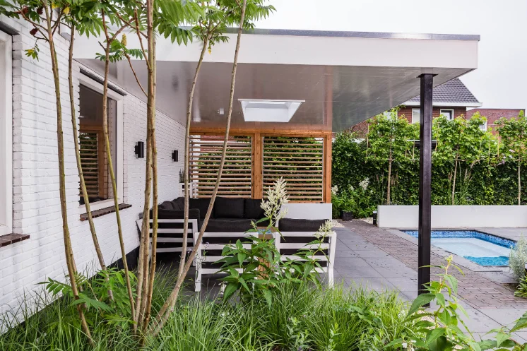 Terras in een onderhoudsvriendelijke Mecklenfeld tuin