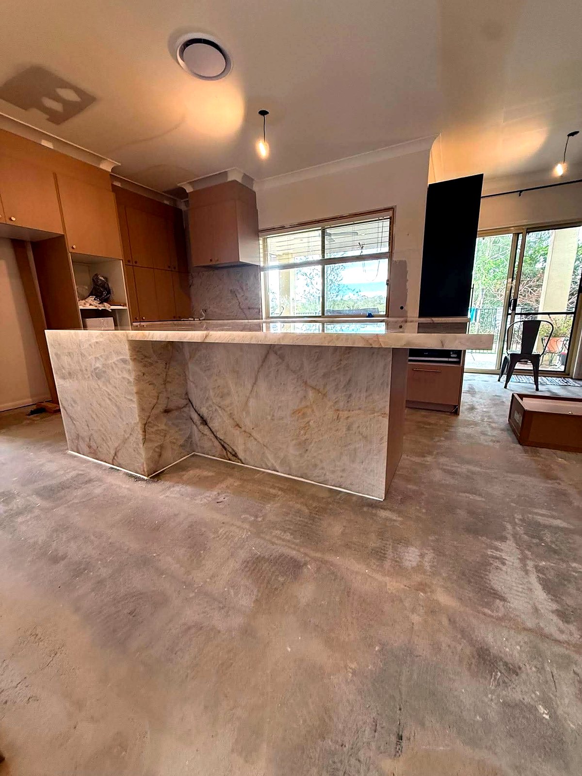 Cristallo quartzite island and benchtops