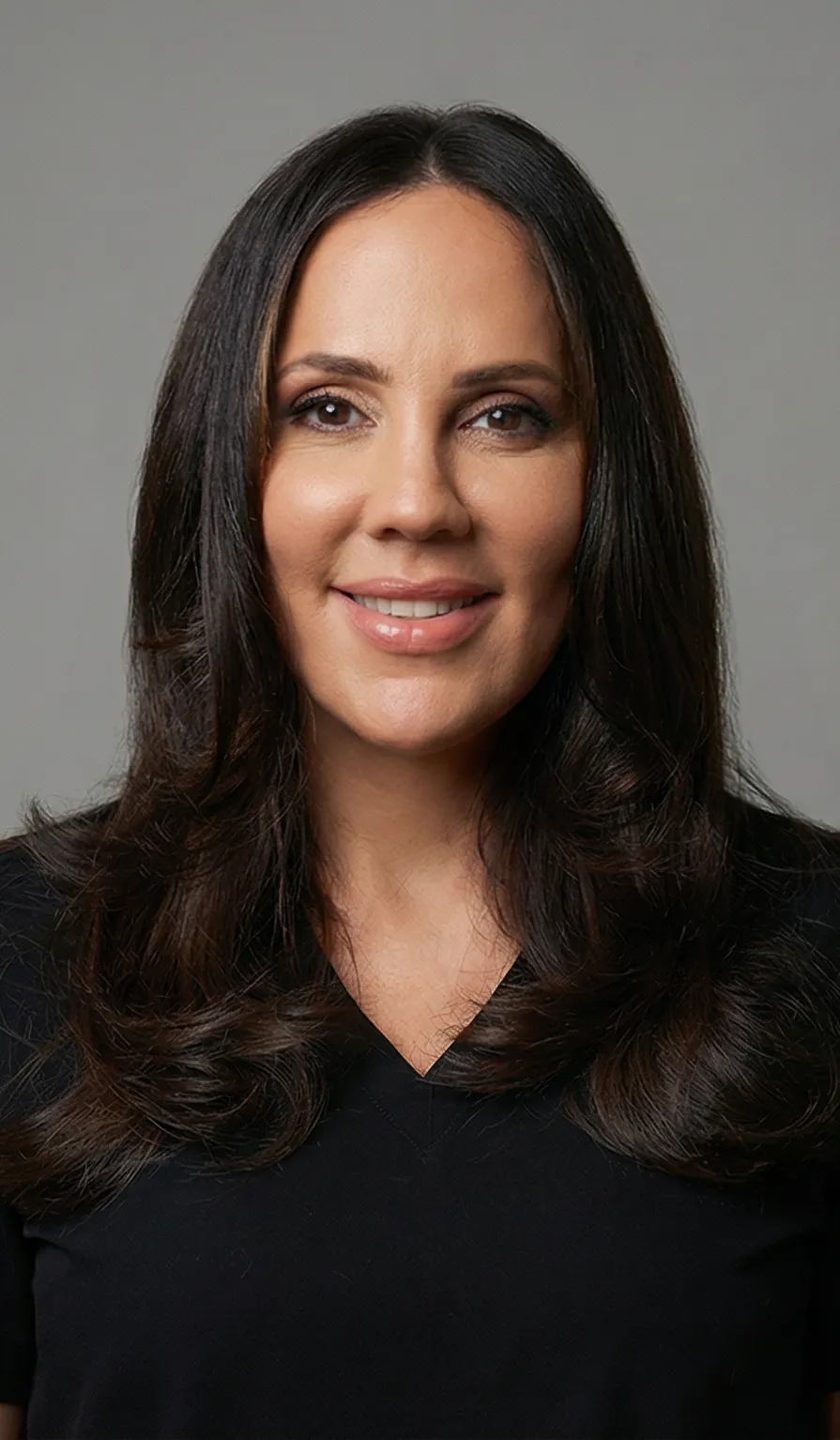 Portrait of Lynsey, Founder and Practitioner at INJCT Skin Clinic