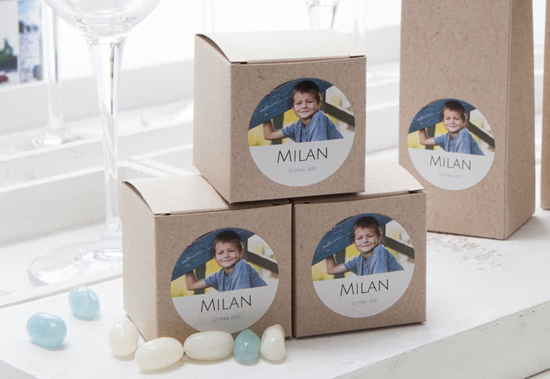 Partybox Kraftpapier braun mit rundem Sticker – 24 Stück