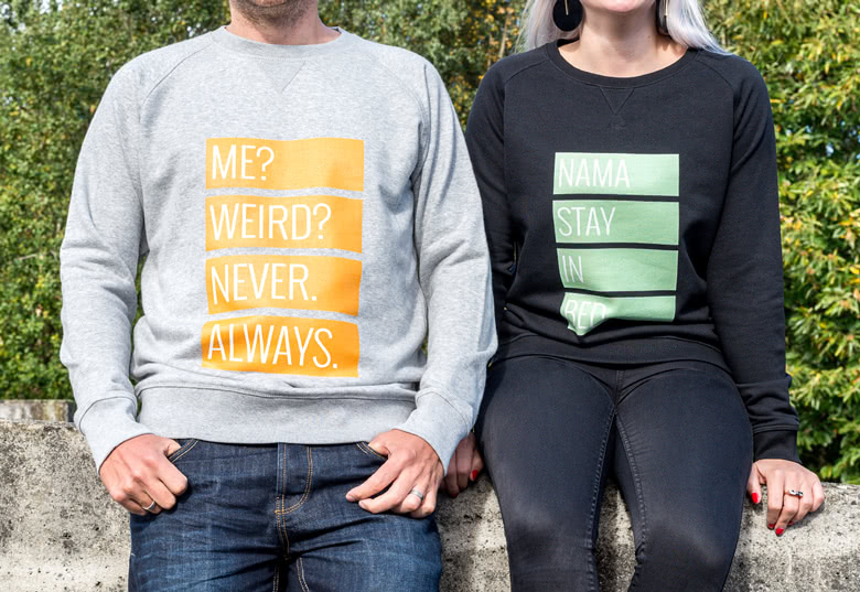 Unisex-Sweatshirt Vorderseite gestaltet – Grau oder Schwarz