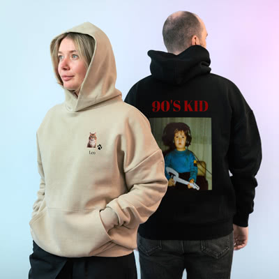 Unisex-Hoodie Schwarz – Druck vorne & am Ärmel