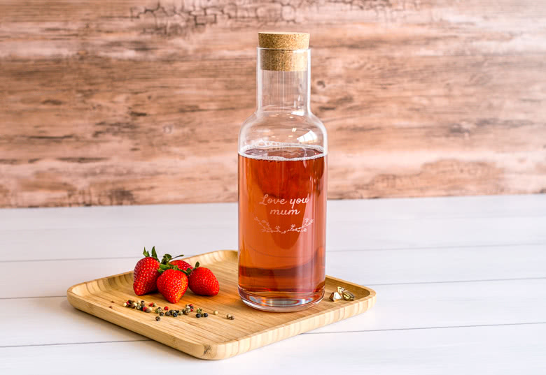 Gravierte Glasflasche mit Korken – 1 Liter