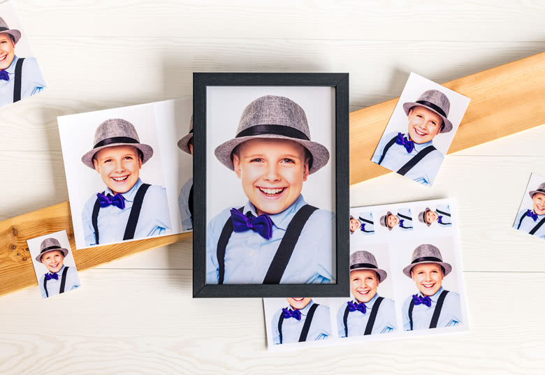 Kontaktabzug mit Porträtfotos