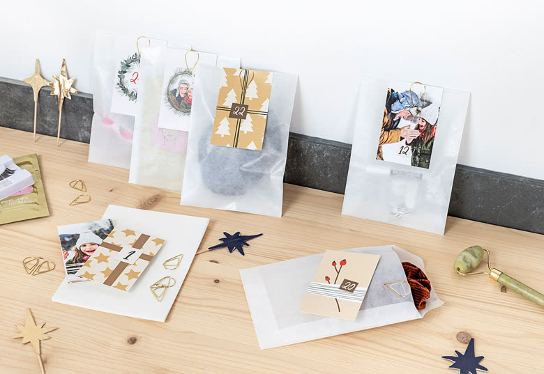 DIY-Adventskalender: Tüten mit schwarzen Klammern – 24 Stück
