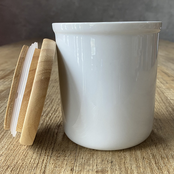 Keramik-Keksdose mit Holzdeckel
