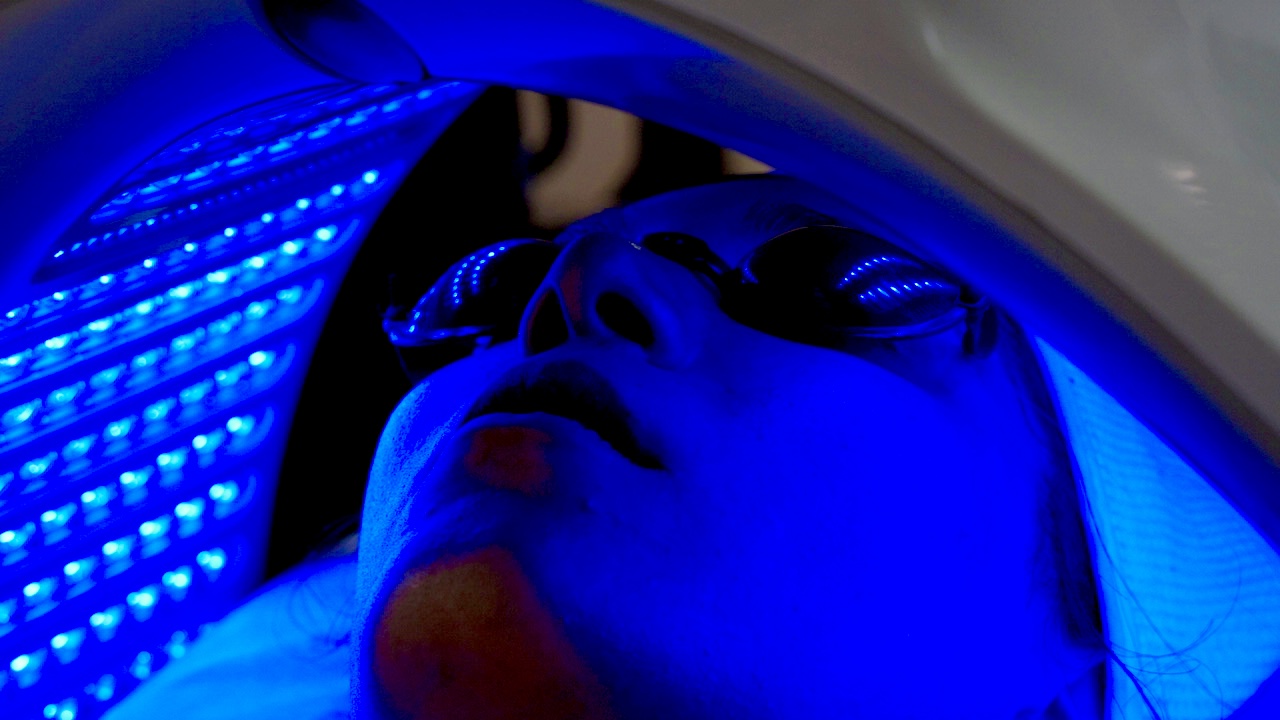 LED light therapy at Mahjan SkinCare