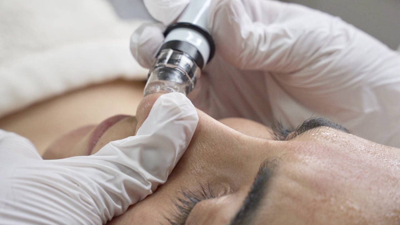 Device-assisted deep cleansing at Mahjan