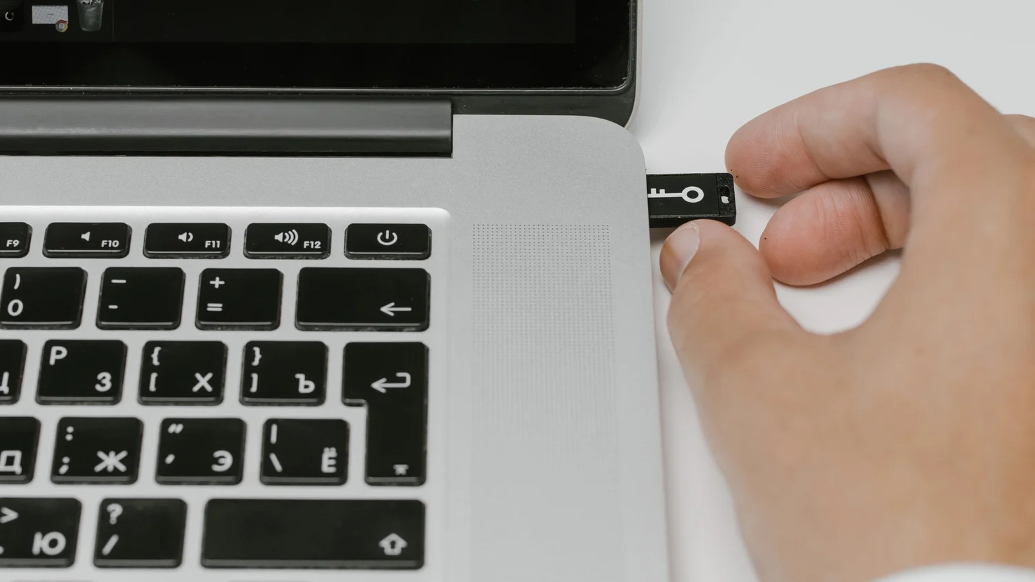 Thumbdrive, Powered by Pexals