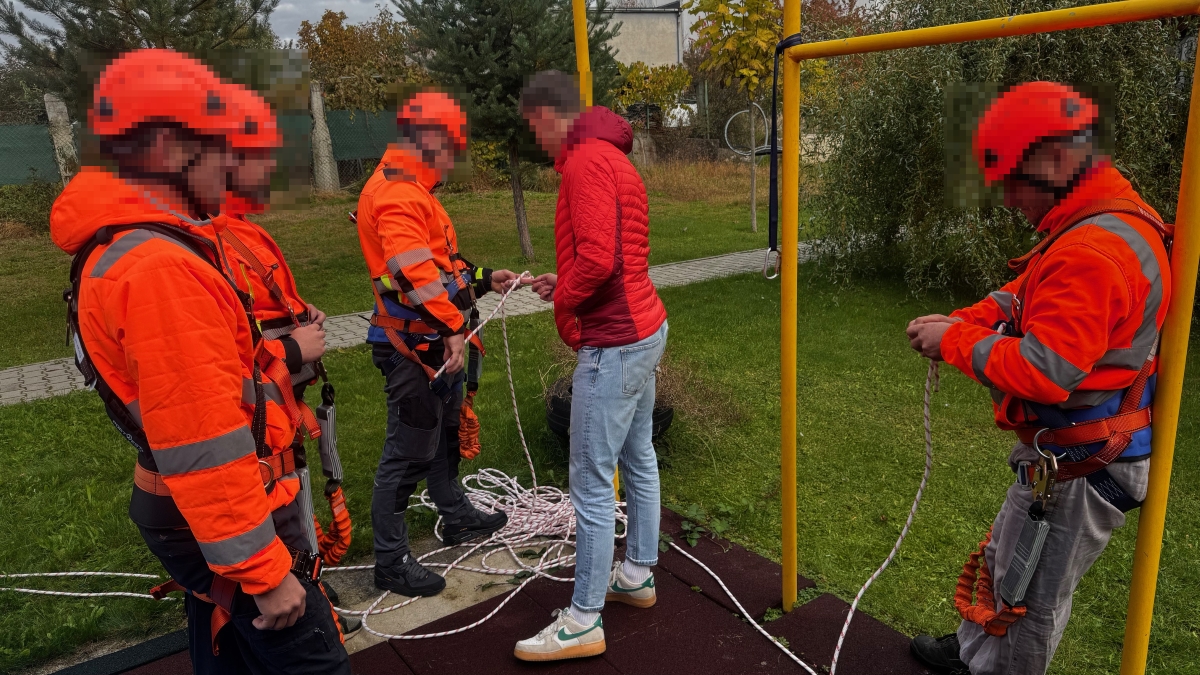 Práce vo výškach – horolezecká technika