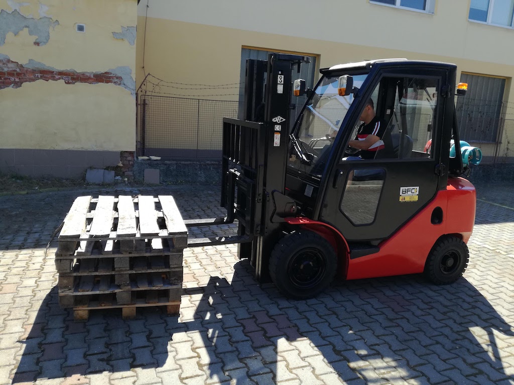 Praktické jazdy – kurz obsluhy motorových vozíkov