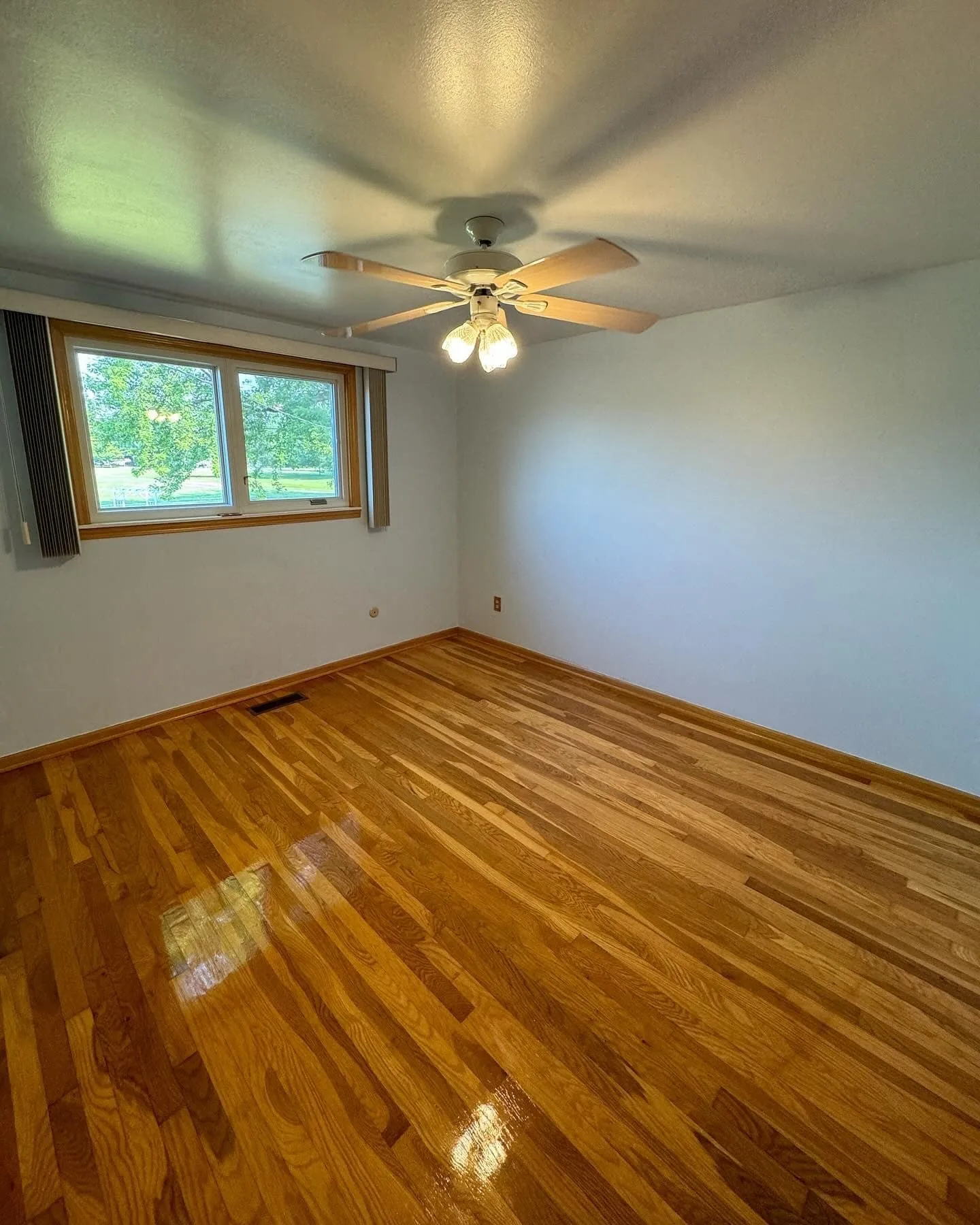 Move-out cleaning with spotless hardwood floors by Pro Peach Cleaning in Atlanta