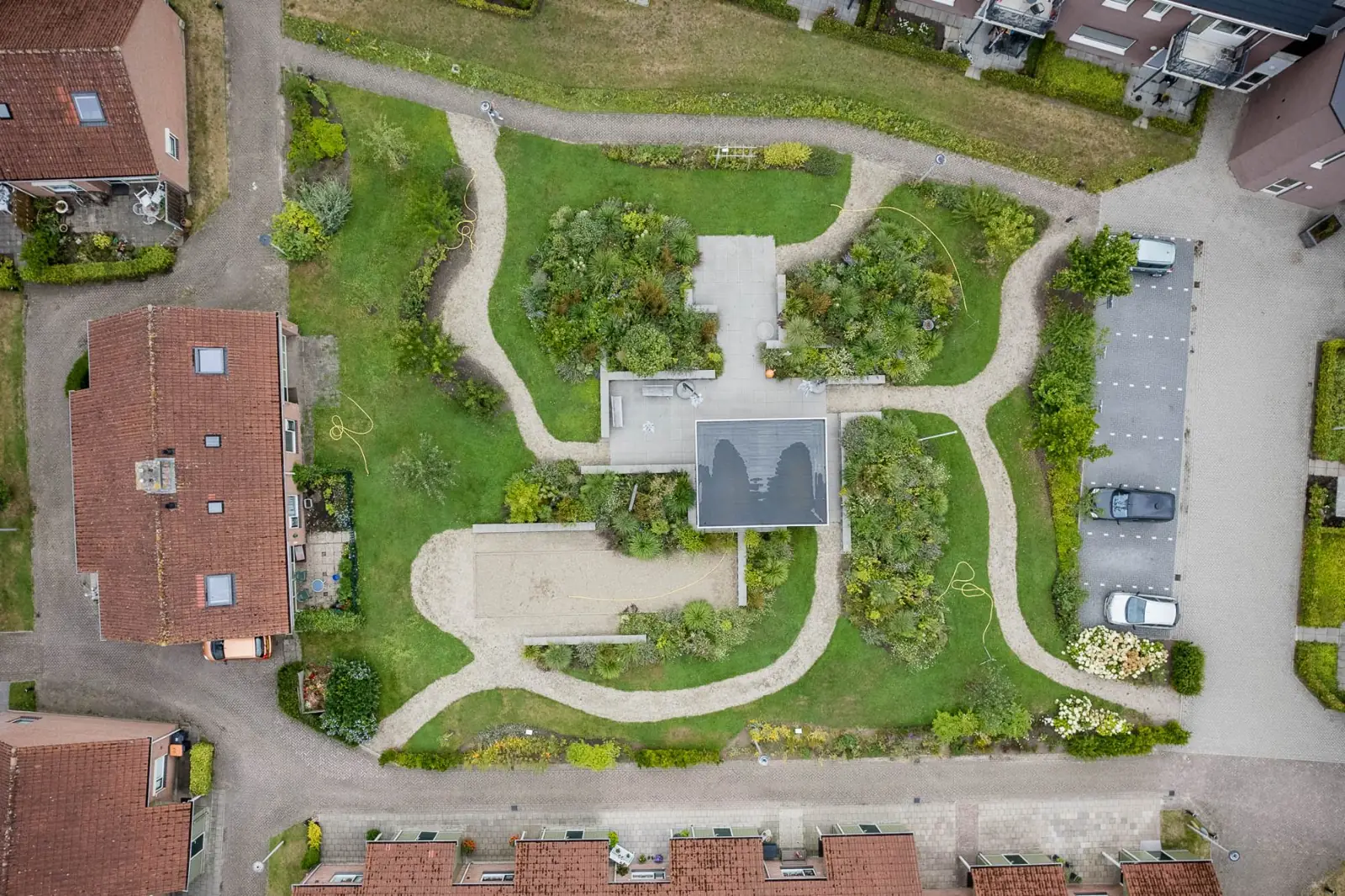 Luchtfoto binnentuin overkapping borders in Raalte