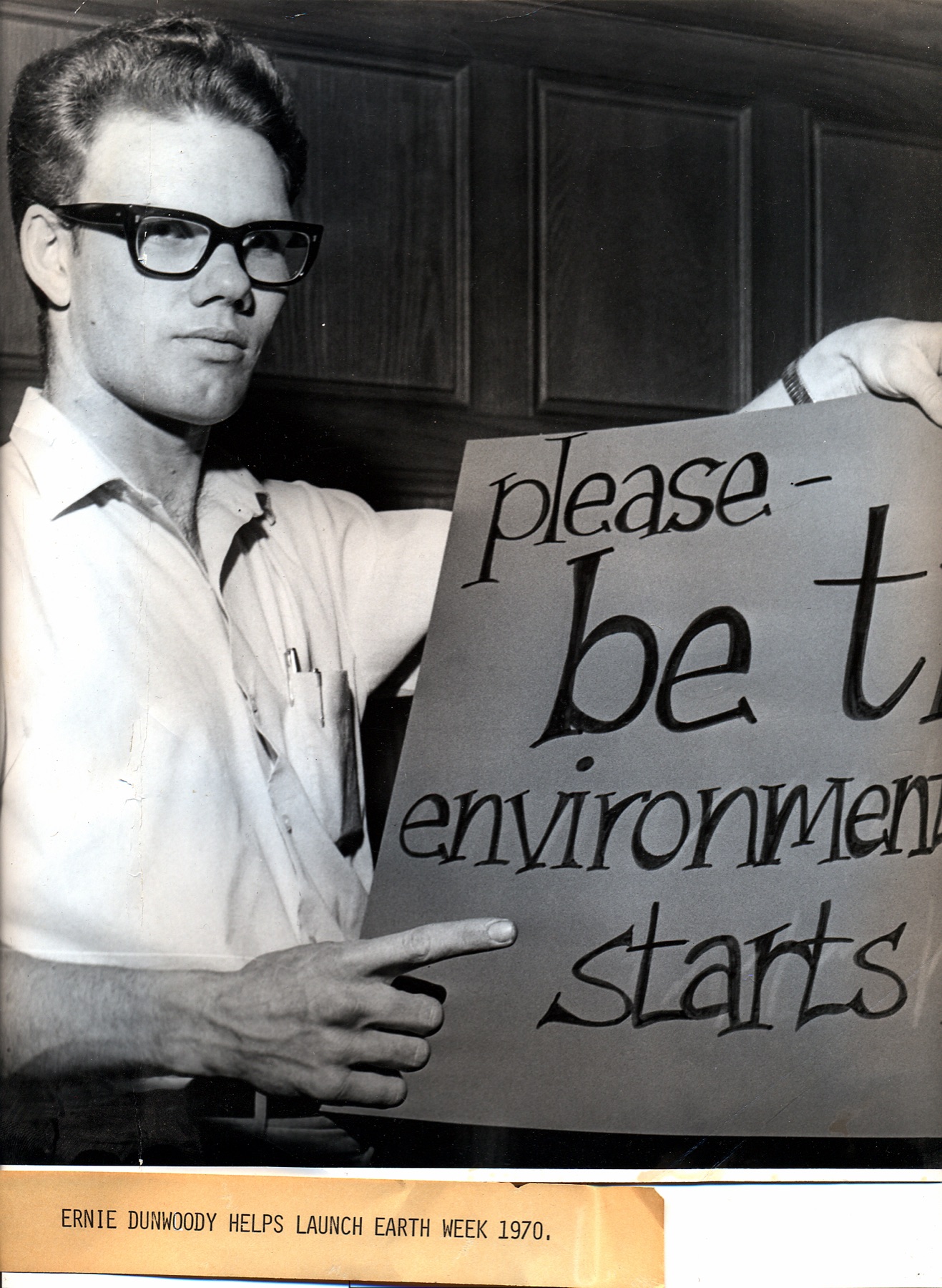 Ernie Dunwoody, co-founder of SECS, helps launch Environmental Crisis Week, April 1970. University YMCA Archives.