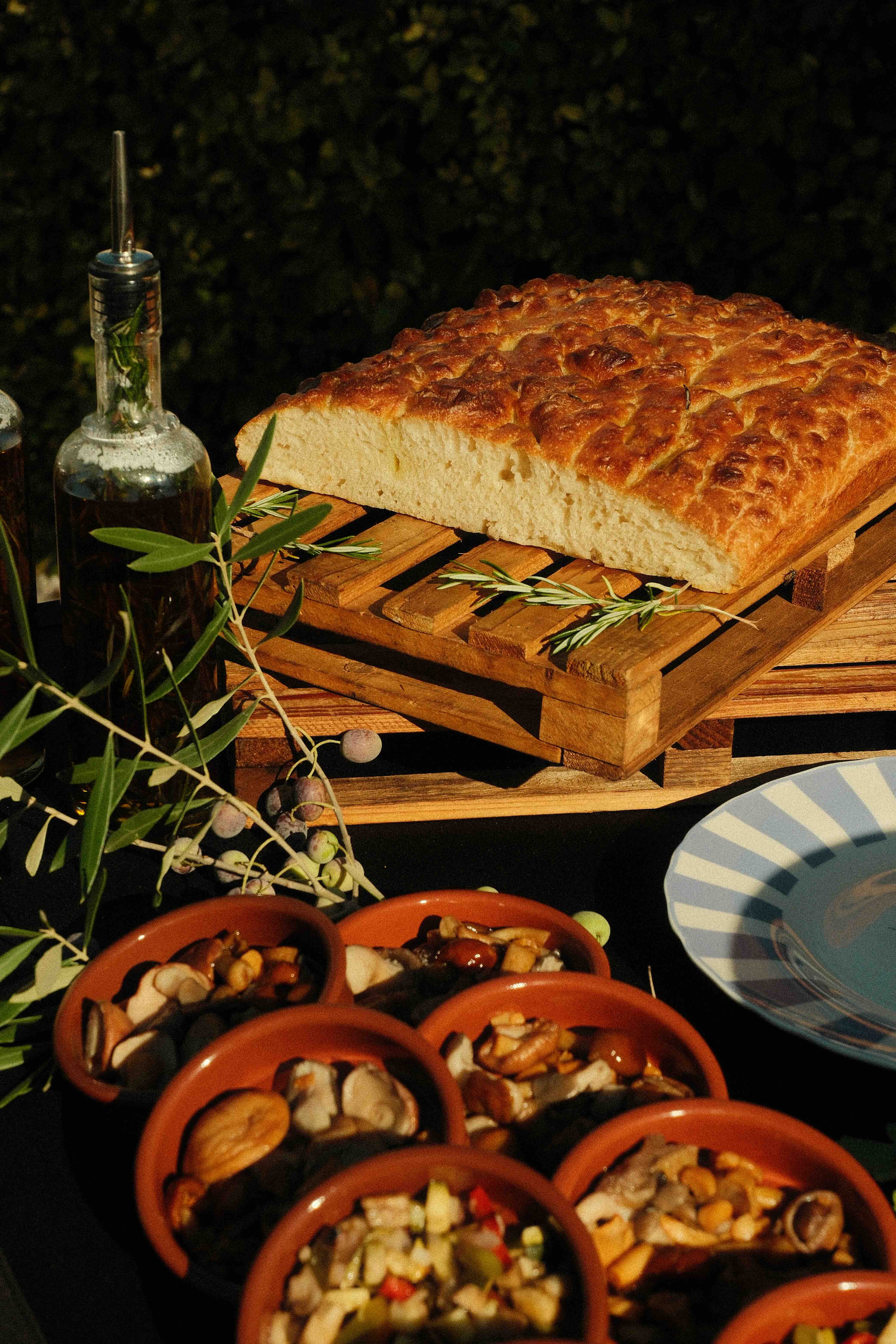Focaccia maison dressée pour une réception, Du Tout Cuit traiteur à Montpellier