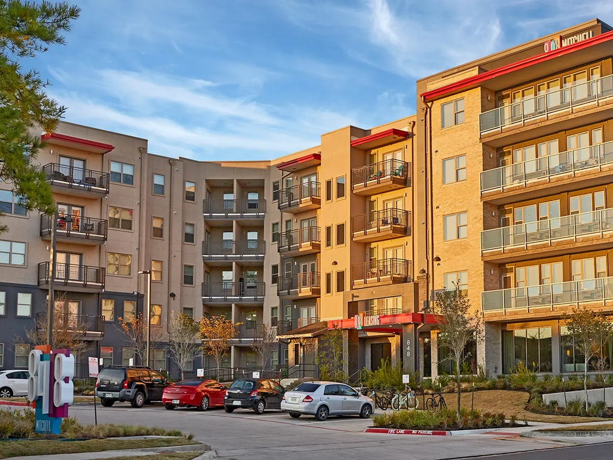 848 Mitchell student apartments near University of Texas at Arlington