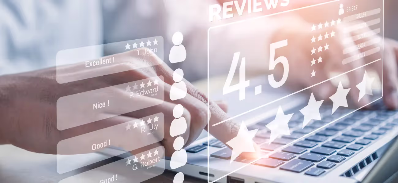Le SEO local est un processus d’optimisation de la visibilité en ligne d’une entreprise au niveau local. Il fait référence à des recherches géolocalisées, c’est-à-dire des recherches qui contiennent une indication géographique. Il s’agit d’un moyen efficace pour faire apparaître une structure en haut des pages de résultats de moteurs de recherche. L’objectif est de proposer des contenus pertinents pour ensuite inciter les internautes à se déplacer en magasin. Avoir une forte présence locale est important étant donné que presque la moitié des recherches effectuées sur Google vise à obtenir des informations locales. Afin d’améliorer le SEO local et la visibilité en ligne tout en maximisant le trafic en points de vente, il est important d’avoir les bons outils. Ces derniers doivent aider à la construction d’une stratégie de marketing pertinent et cohérent pour valoriser l’image de marque, mais aussi pour augmenter le chiffre d’affaires.