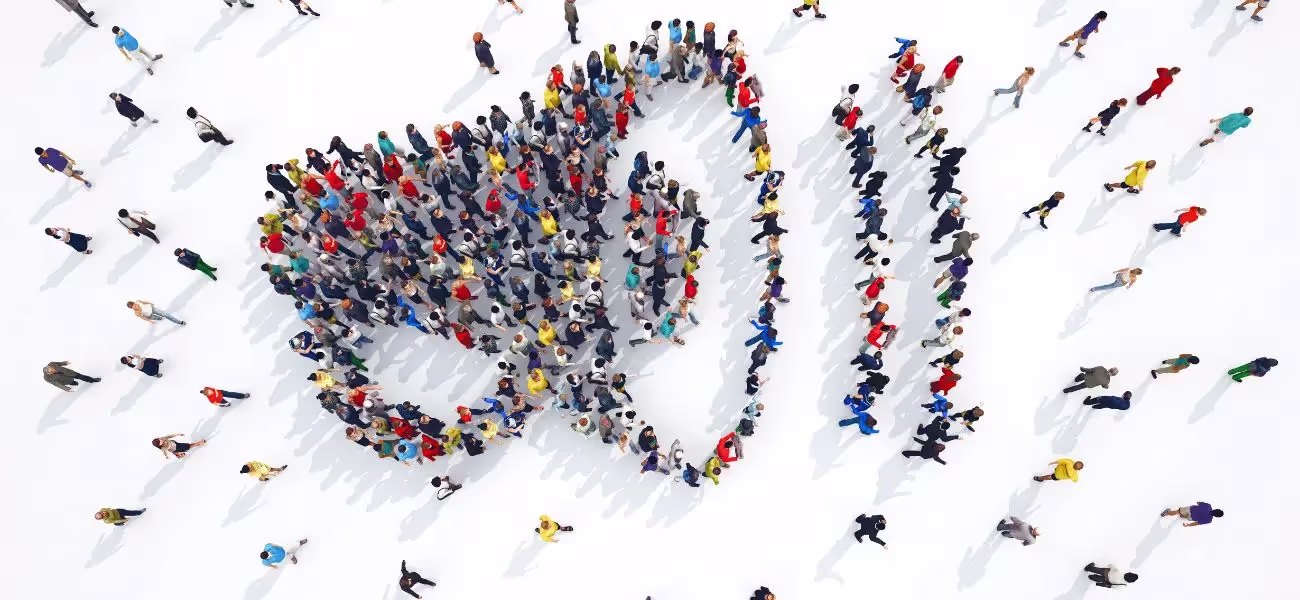 Promotion d’une marque, création de besoins, résolution de problématiques, etc. nombreuses sont les raisons qui peuvent pousser à effectuer une campagne marketing. Outils de communication, la publicité met en valeur un produit ou un service en promouvant ses avantages. Au fil du temps, les requêtes « à proximité » ont permis à la publicité locale de s’imposer comme un véritable levier de communication en France. Cette stratégie offre aux commerces l’occasion de se rapprocher des consommateurs de proximité tout en générant du trafic de qualité en magasin. 