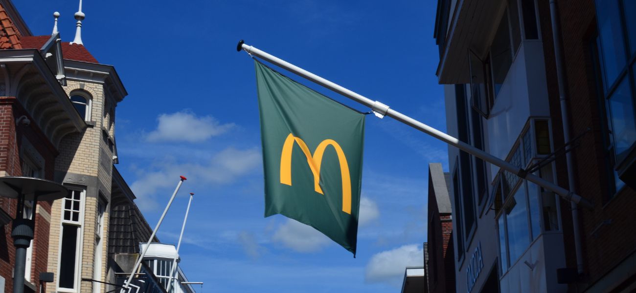 Grande nouvelle pour les amateurs de bons plans et de burgers à Albi : les trois restaurants McDonald's de la région – Le Séquestre, Lescure, et Saint-Juéry – sont désormais partenaires de la plateforme Sowbeez. Cette alliance promet des avantages inédits pour les clients et marque une étape importante dans le développement de Sowbeez.