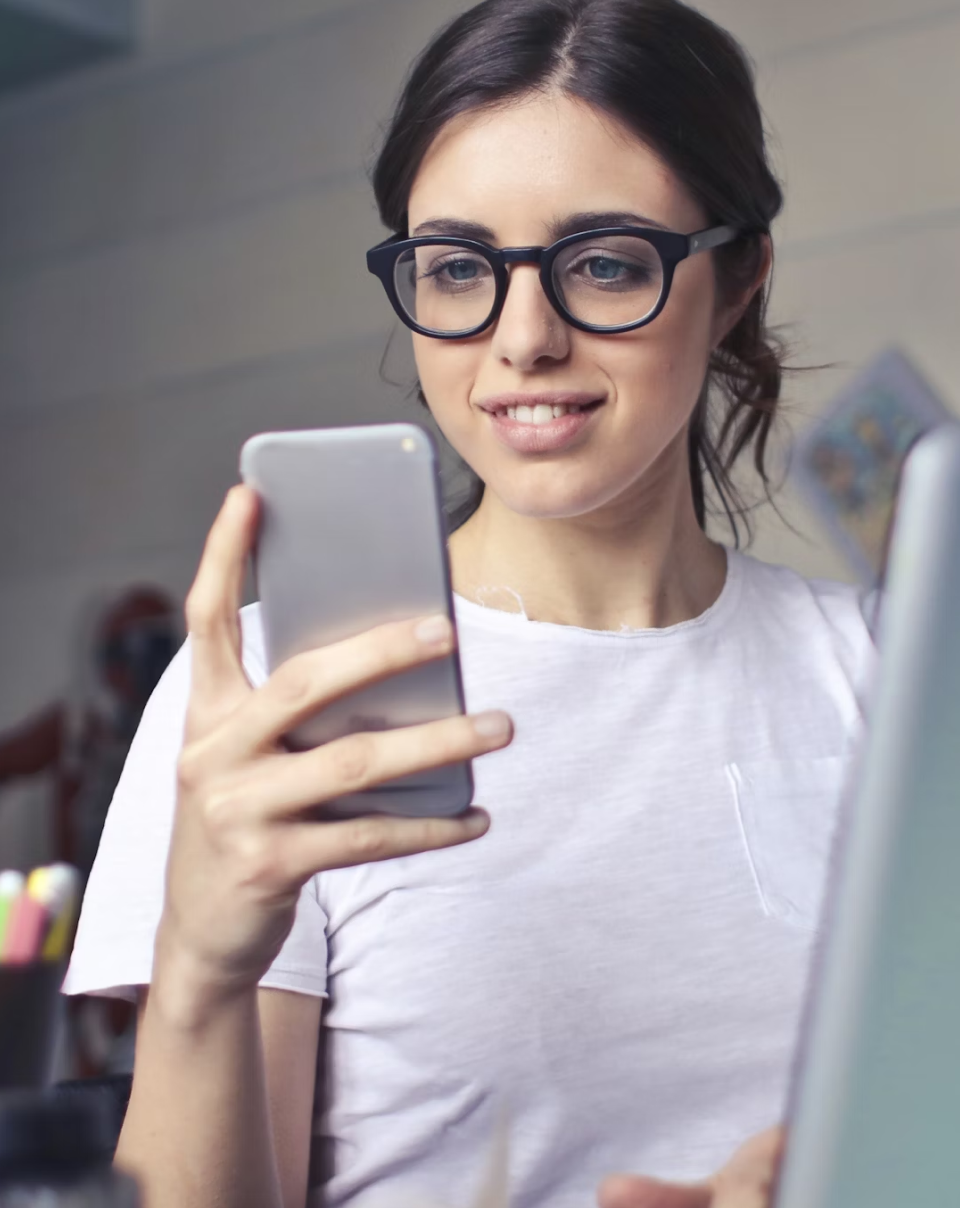 Télécharge l'app et découvre en moins de 5 minutes tous les commerces près de chez toi. Encaisse facilement l'argent grâce à ton influence locale.
