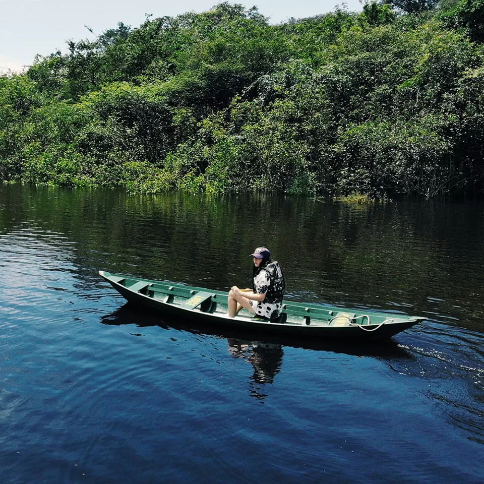 Canoa por los igapós e igarapés