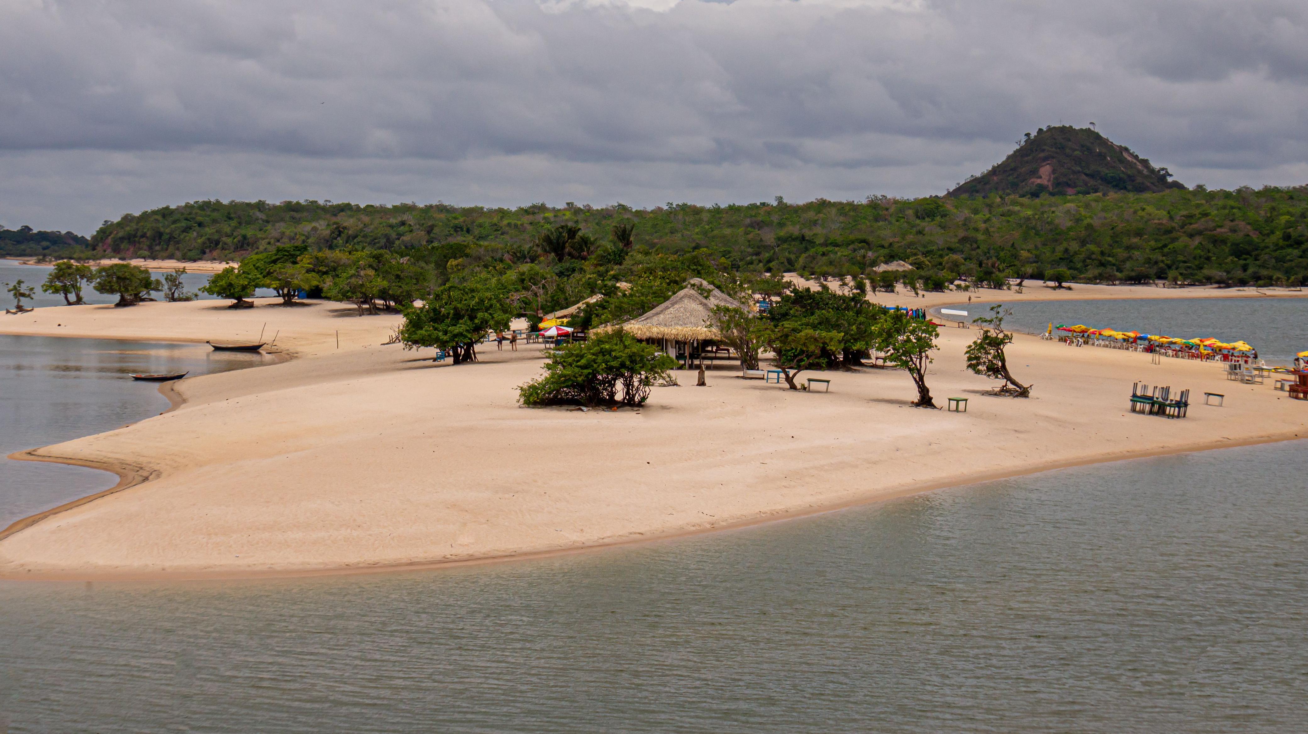 Alter do Chão beach