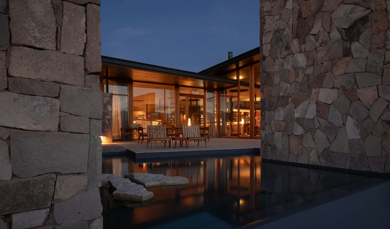 Villa mit Pool und Meerblick