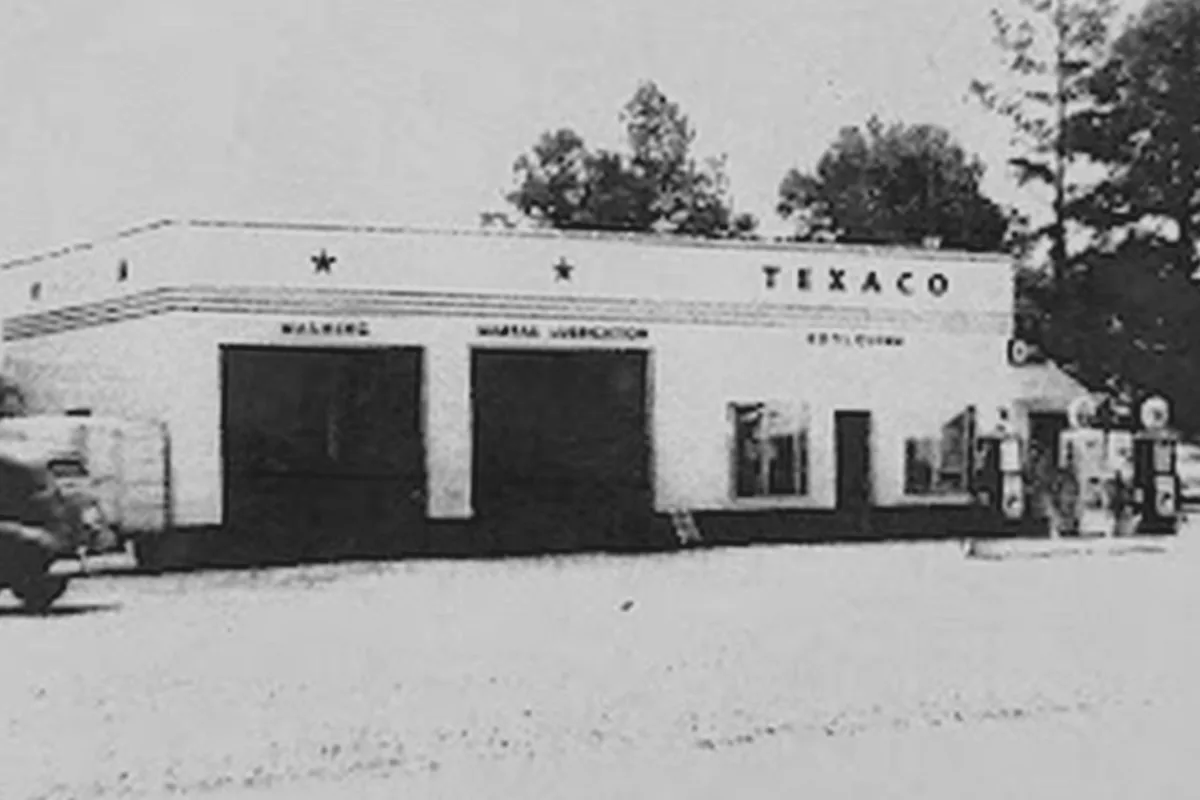Quinn's Service Station, a Texaco on Hwy 49 in Richland, in its early years