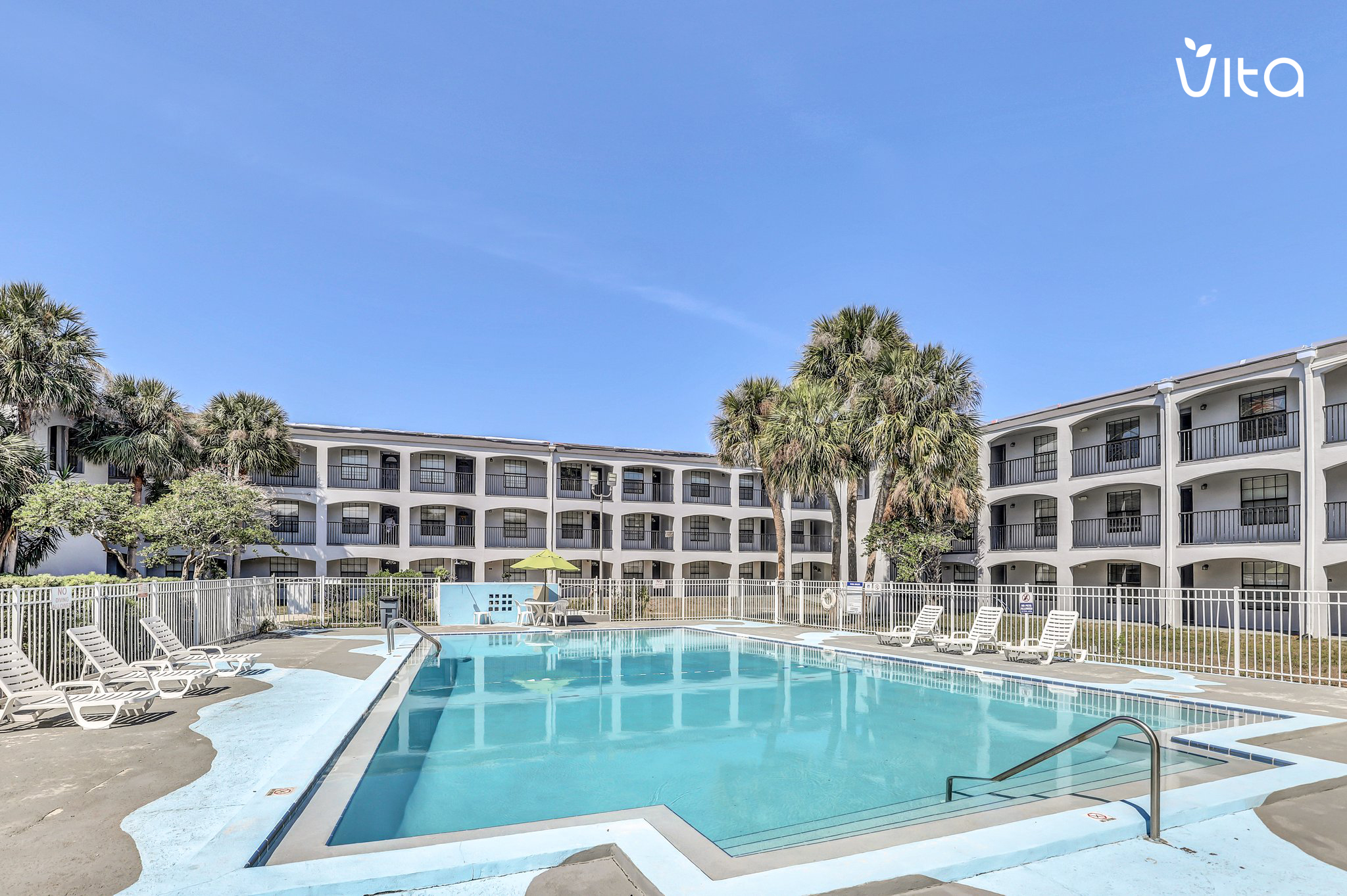 Palm Square community