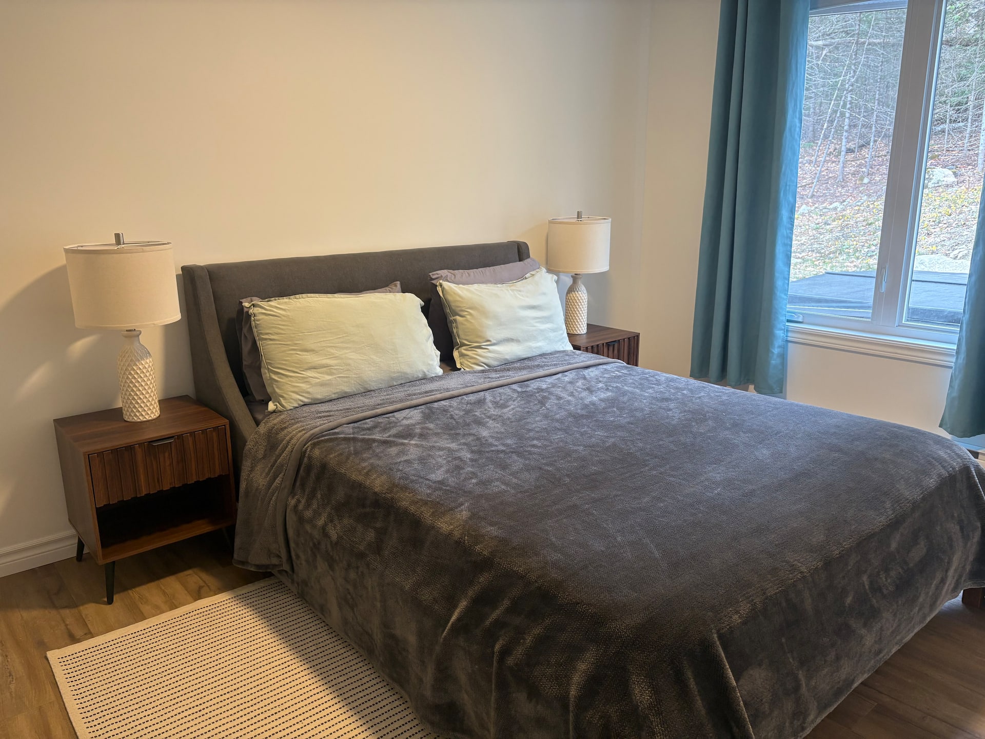 Queen bedroom