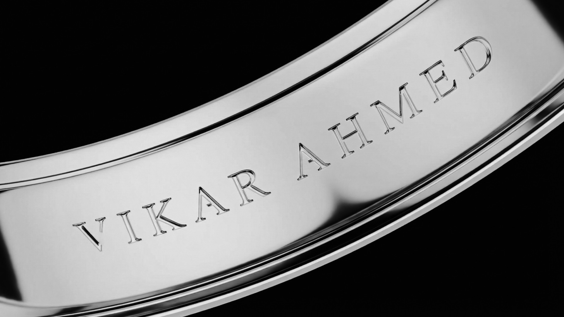 Silberner Ring mit Gravur „Vikar Ahmed“