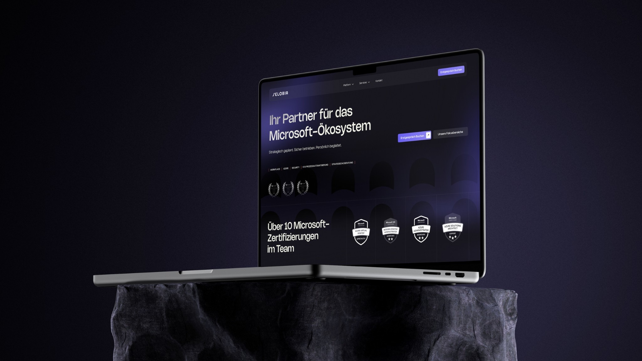 Laptop mit der Selobia-Website „Ihr Partner für das Microsoft-Ökosystem“