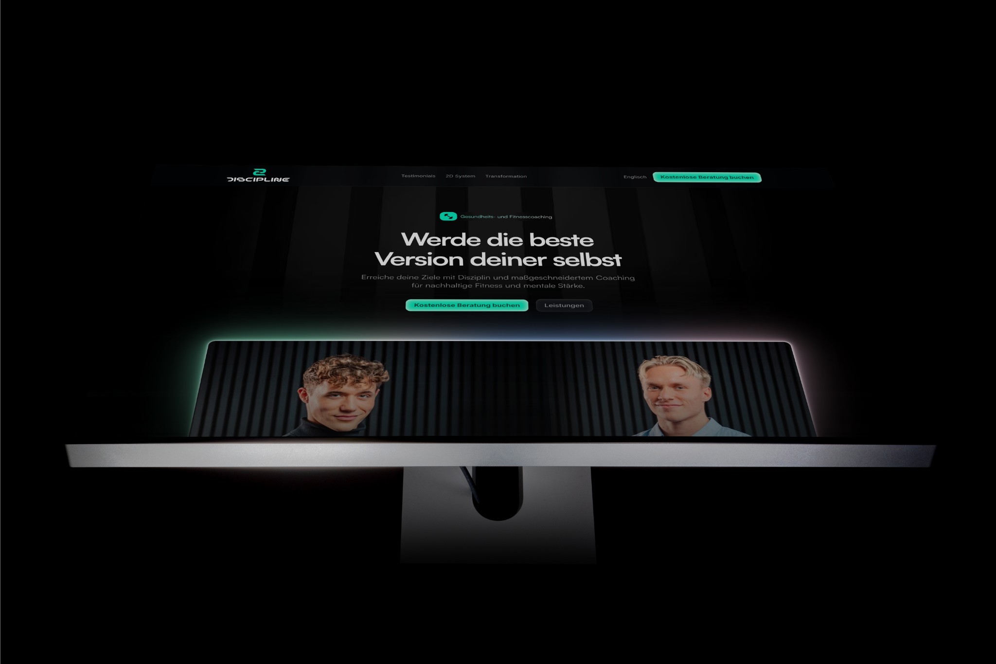 Monitor mit der 2Discipline-Website im dunklen Raum