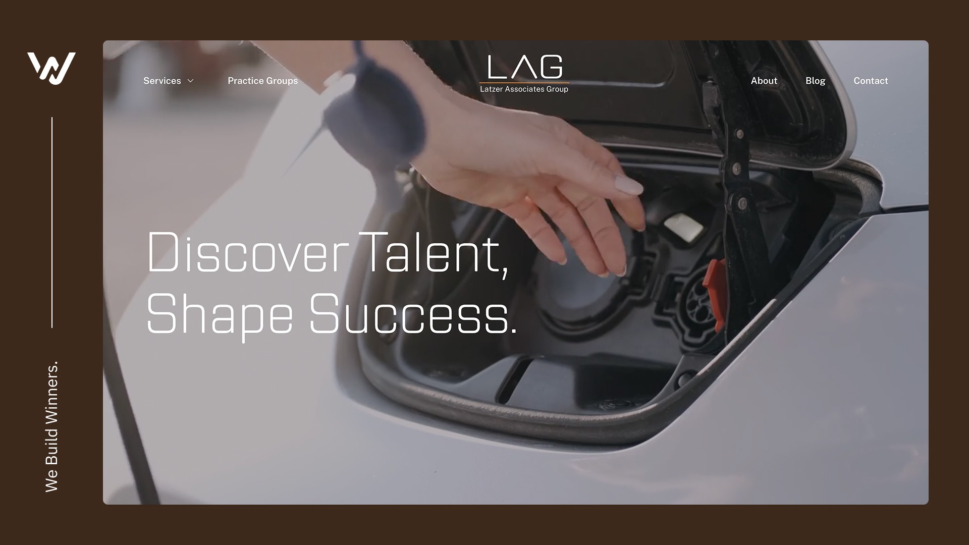 Hero der Latzer-Associates-Website „Discover Talent, Shape Success“