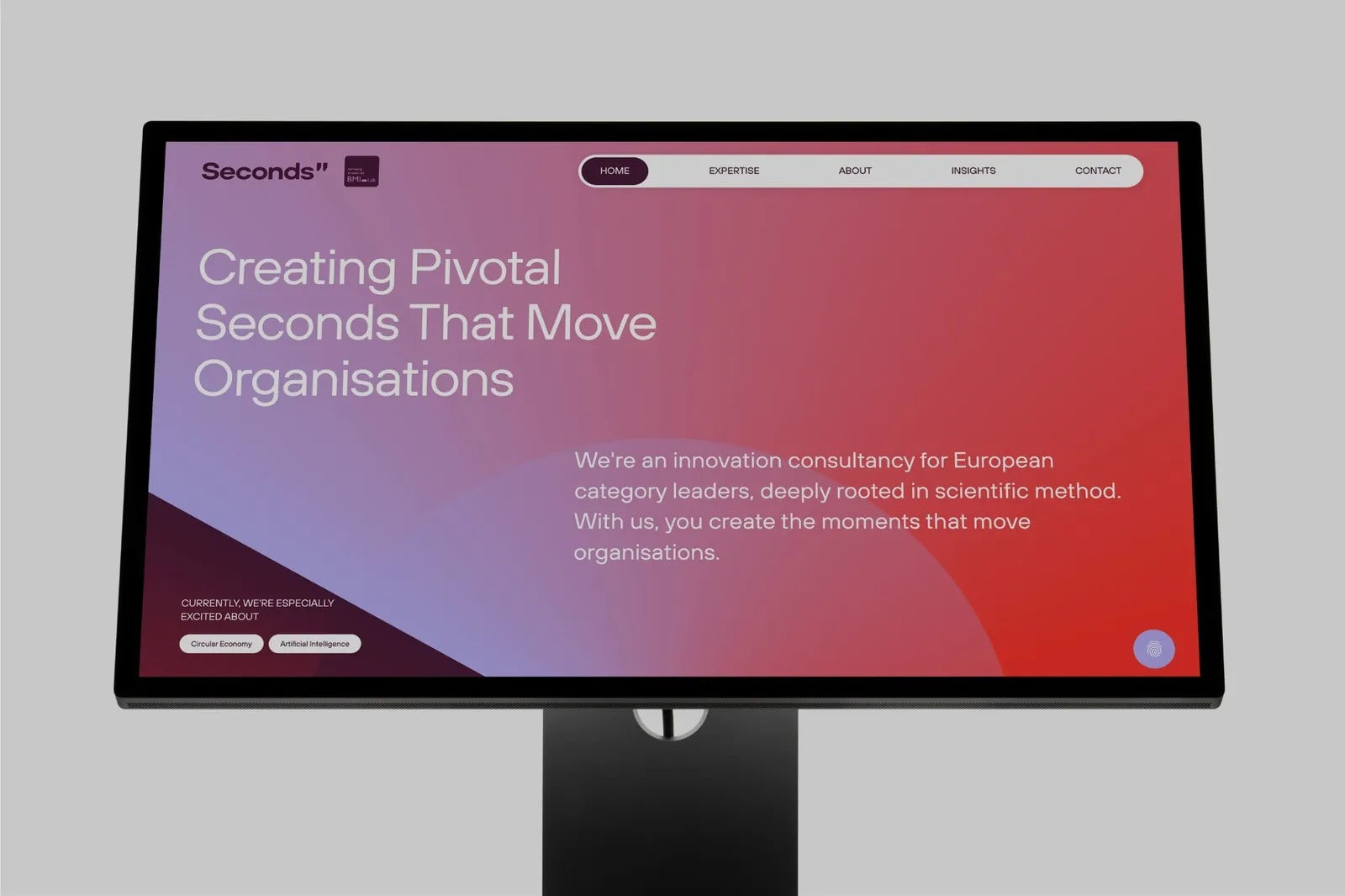 Website von Seconds auf einem Monitor