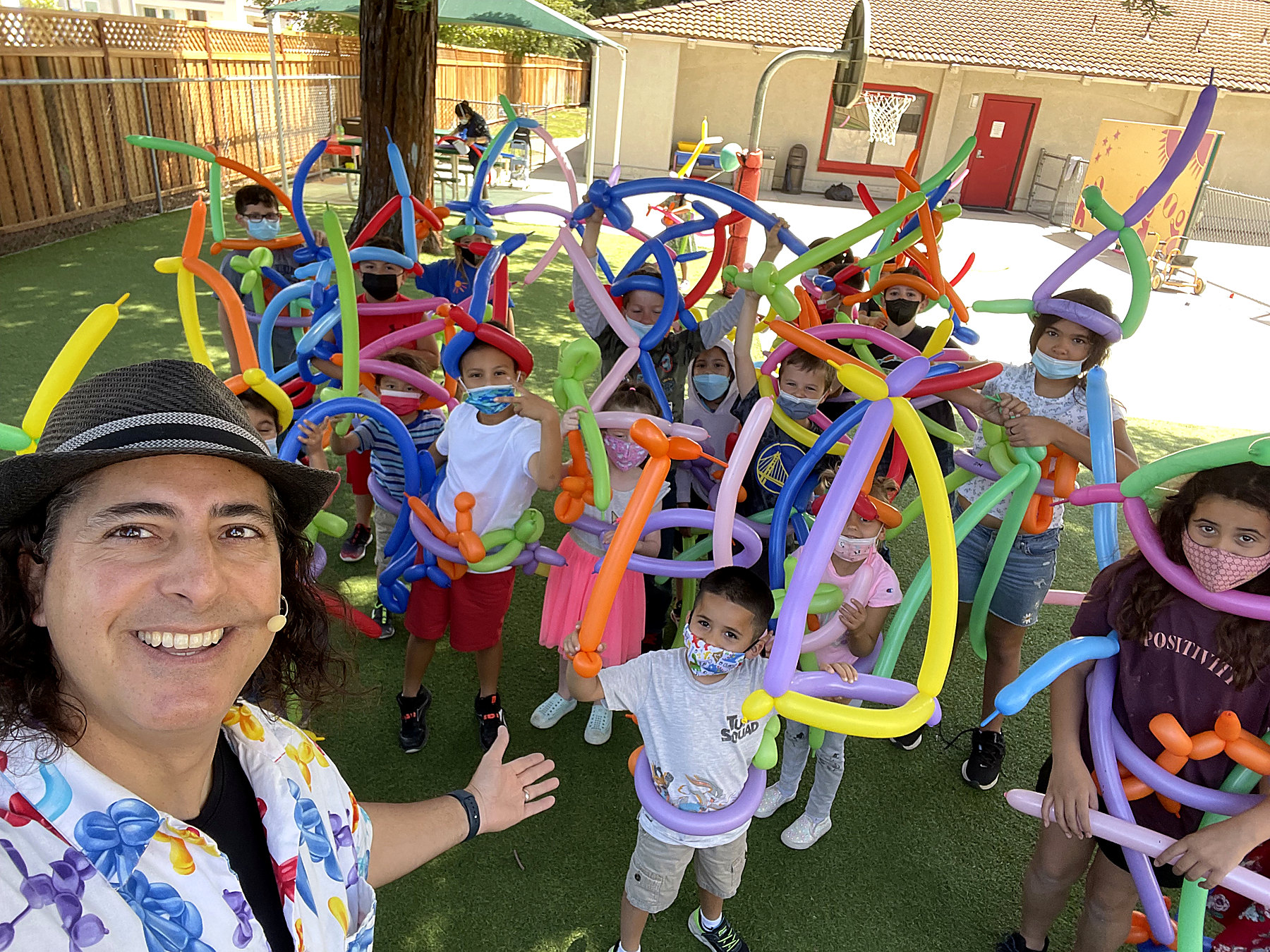 Balloon Twisting Workshops with JamesZini