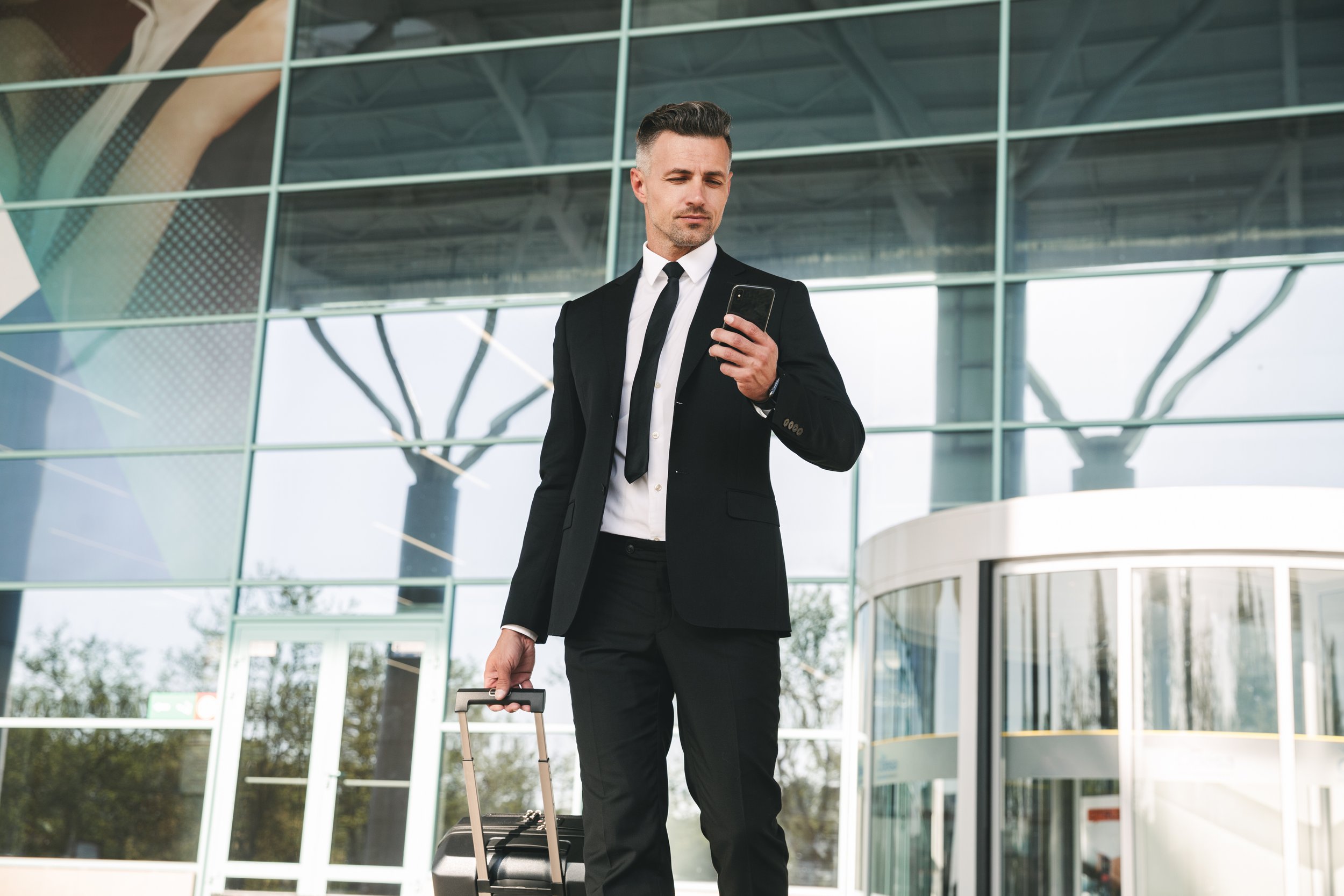 Top Jobs and Salaries for Professionals in Their 30s