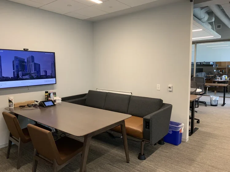 Suite 1900 and 500 West 2nd Street, photo 2