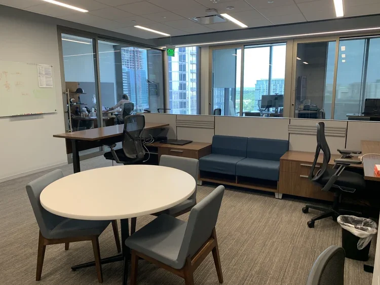 Suite 1900 and 500 West 2nd Street, photo 3