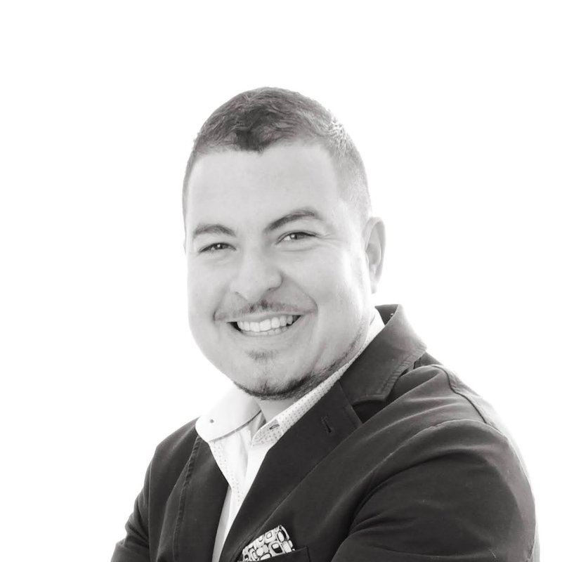 Dr. Roberto Rivera
