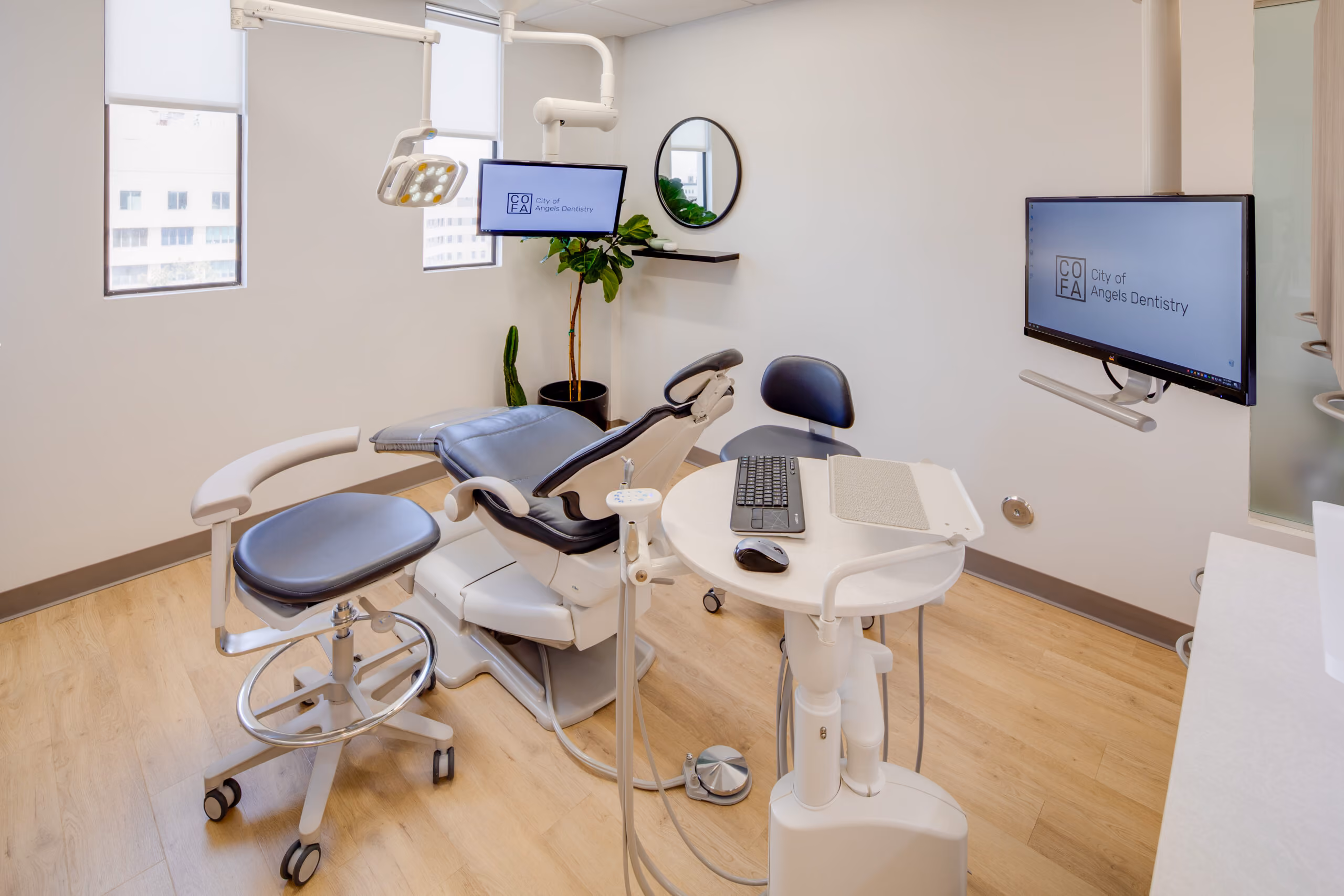 Empastes del color del diente en City of Angels Dentistry