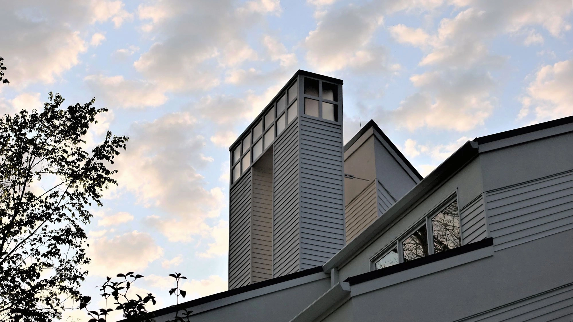 Marquette Modern Lakehouse — exterior