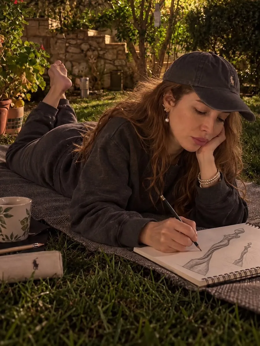 The first sketch of Servi, drawn in a notebook in the garden at dusk