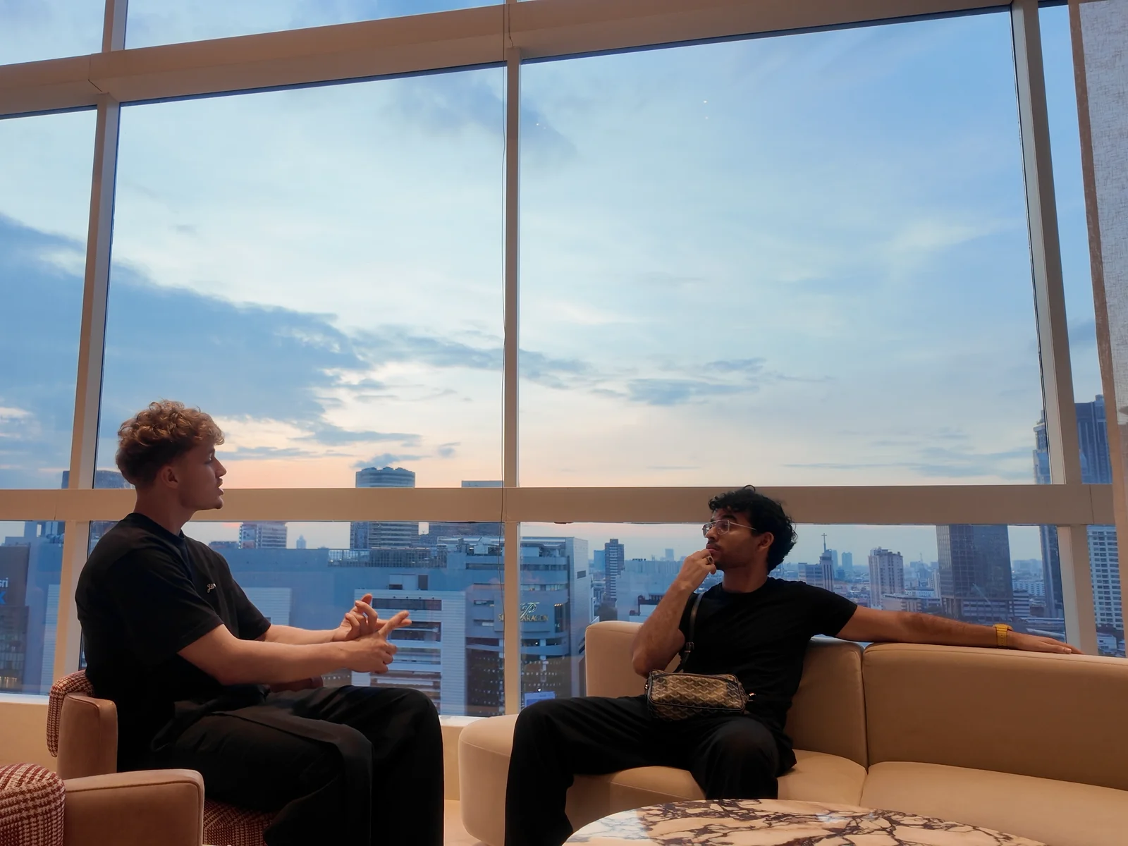 Nils Ehrenfried und Ayman El Abdaoui im Gespräch