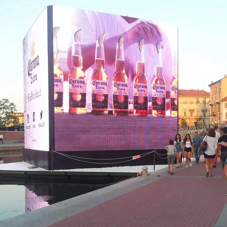 Cubo LED in Darsena a Milano
