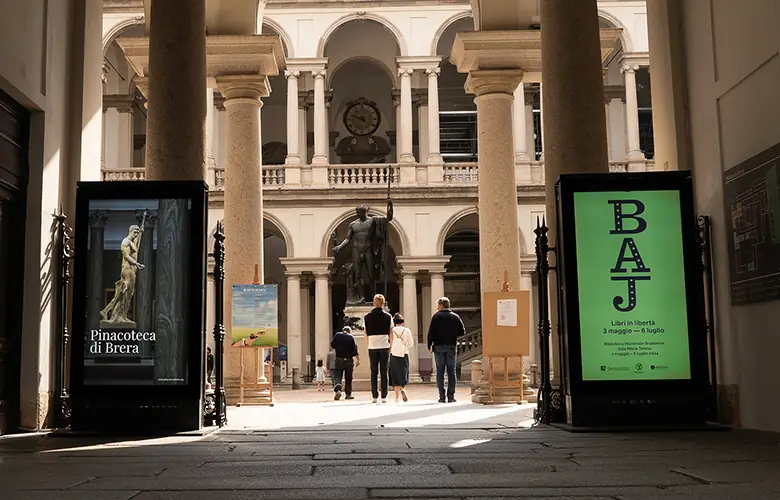 Totem e ledwall per la Grande Brera